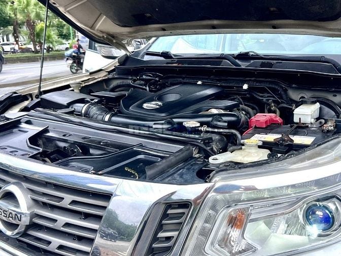 Chính chủ bán ô tô-Nisan-navara-xe bản đầy đủ hai cầu Xe màu trắng 