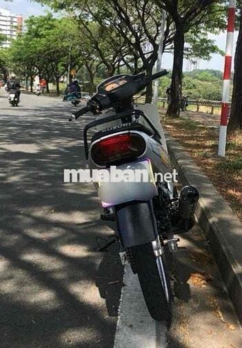Suzuki Xipo Bạc
