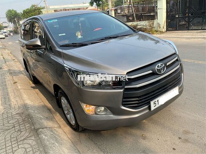 Toyota Innova E 2019 Số sàn màu Đồng ánh kim