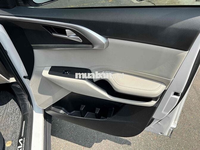 Kia Carens 1.5 Luxury 2025 Trắng 22.000 km