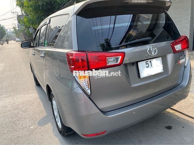 Toyota Innova E 2019 Số sàn màu Đồng ánh kim