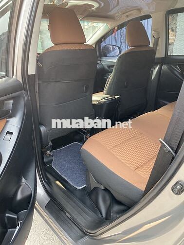 Toyota Innova E 2019 Số sàn màu Đồng ánh kim
