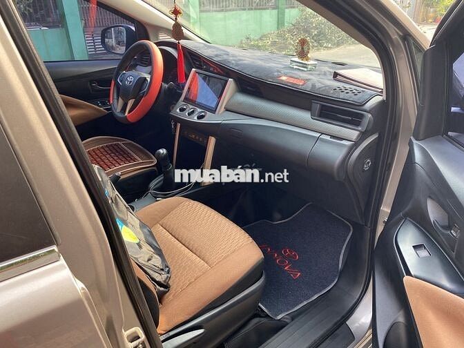 Toyota Innova E 2019 Số sàn màu Đồng ánh kim