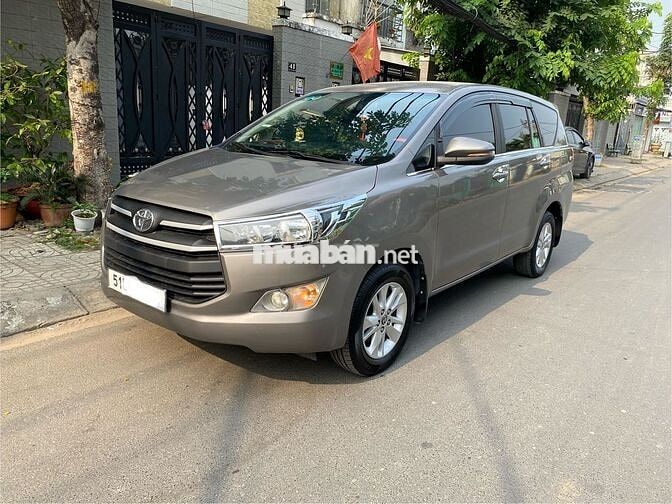 Toyota Innova E 2019 Số sàn màu Đồng ánh kim