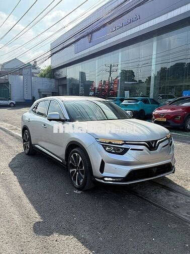 VinFast VF8 Eco 2023 Bạc 60000 km