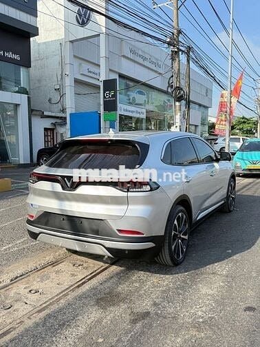 VinFast VF8 Eco 2023 Bạc 60000 km