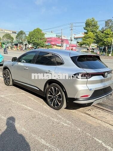 VinFast VF8 Eco 2023 Bạc 60000 km