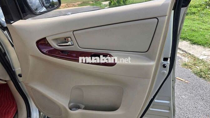 Toyota Innova 2006 Bạc 7 chỗ