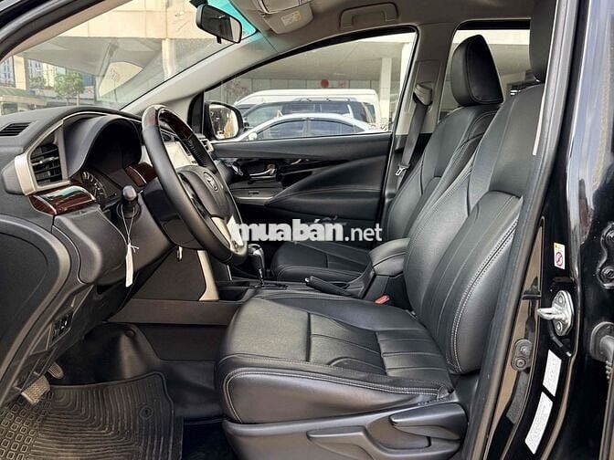Toyota Innova 2.0G Venturer 2018 Đen số tự động