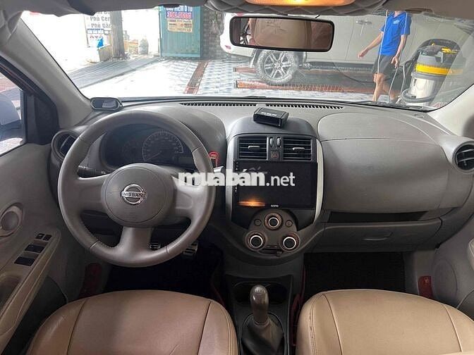 Nissan Sunny Trắng Số sàn