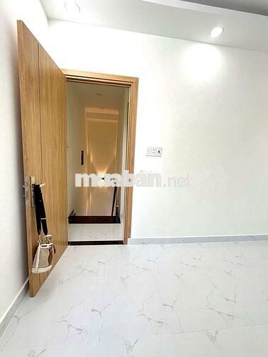 BÁN NHÀ NHỎ HẺM XE TẢI XE HƠI VIVU 2 TẦNG Ở NGAY , GIÁ TỐT