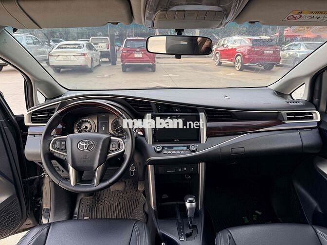 Toyota Innova 2.0G Venturer 2018 Đen số tự động