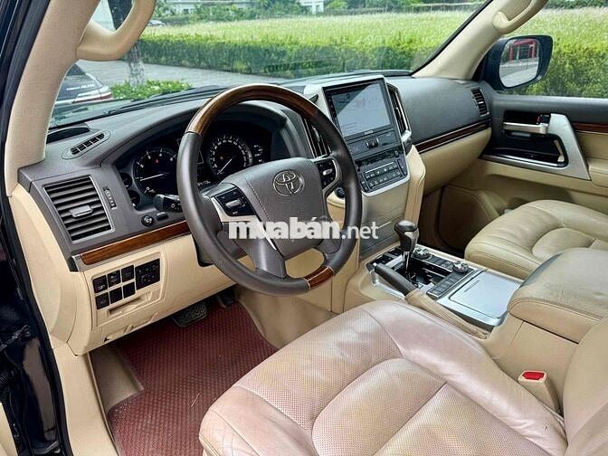 Toyota Land Cruiser VX 2016 4.6 V8 Đen