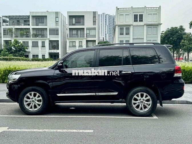 Toyota Land Cruiser VX 2016 4.6 V8 Đen