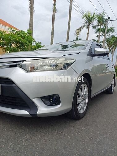 Bán xe Vios 2015 màu bạc số tay.