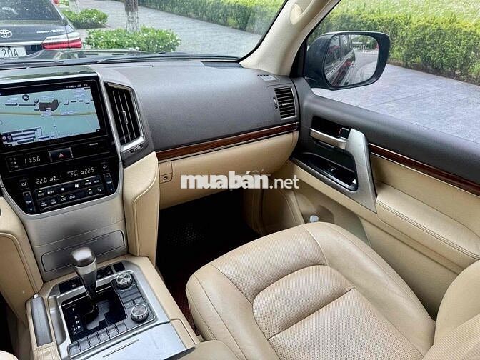 Toyota Land Cruiser VX 2016 4.6 V8 Đen