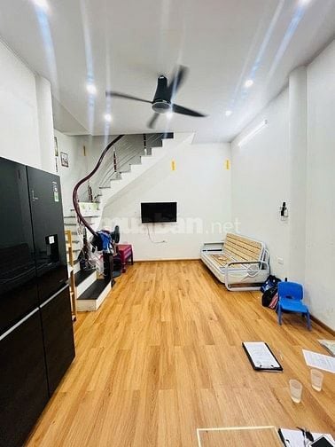 Bán gấp nhà Dương Văn Bé lô góc thoáng sáng, Dt 30m2, mt 5.5m, 5.4 tỷ.