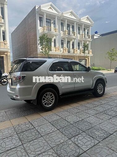 Toyota Fortuner 2014 Dầu Số sàn Bạc 8 chỗ