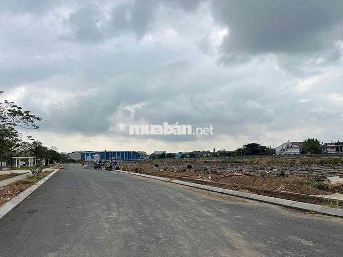 Đất nền trong KĐT Vạn Phúc-Hiệp Bình-DT 5x20m=100m2-Giá hơn 10 tỷ xíu.