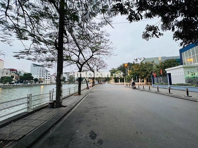 Bán đất tt Phường Bồ Đề - Ngõ ô tô thông - Kinh doanh - Full thổ cư