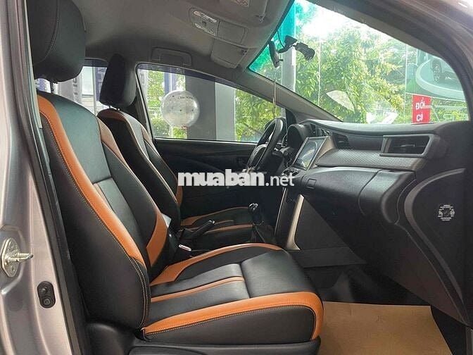 Cần bán Innova E số sàn 2021 Bạc Giá giảm sập sàn