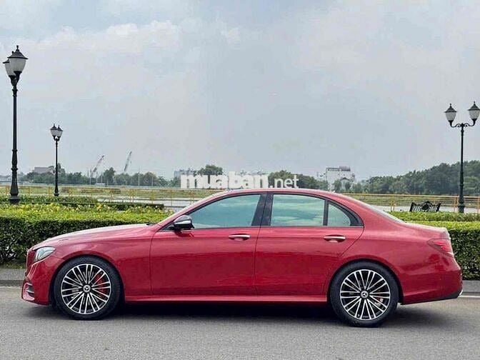Mercedes-Benz E300 AMG 2020 Đỏ