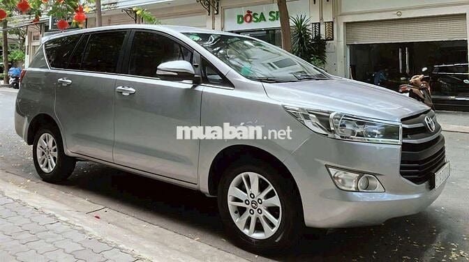 Gia đình bán xe Toyota Innova 2.0E đời cuối 2017