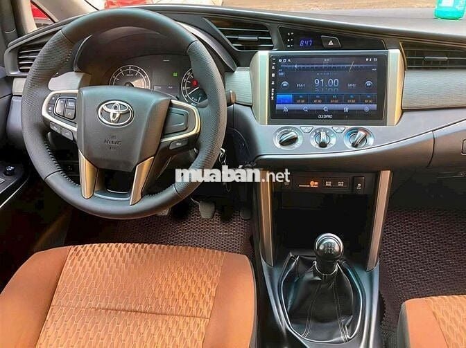 Gia đình bán xe Toyota Innova 2.0E đời cuối 2017