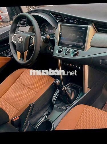 Gia đình bán xe Toyota Innova 2.0E đời cuối 2017