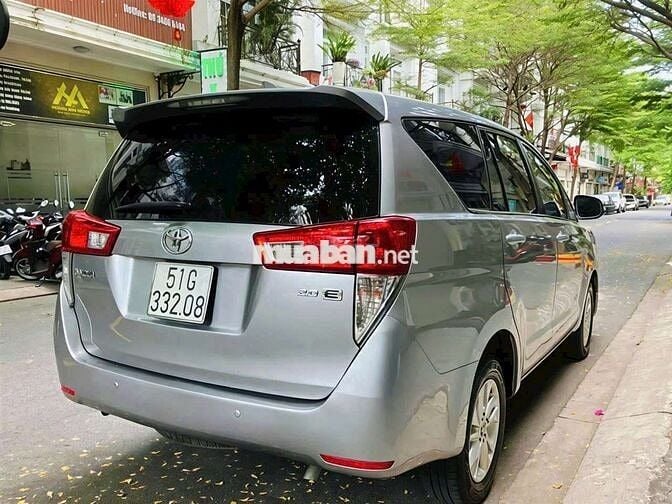 Gia đình bán xe Toyota Innova 2.0E đời cuối 2017