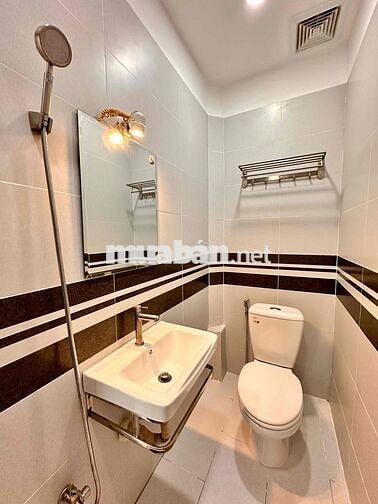 🏠 Nhà Phú Nhuận - hẻm xe tải trải nhựa - sát mặt tiền - đất thổ cư vuô