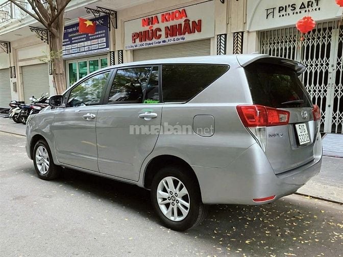 Gia đình bán xe Toyota Innova 2.0E đời cuối 2017 90%new