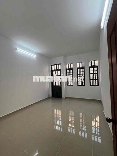 NHÀ MỚI KENGGGG 100% CÒN MÙI SƠN 4x13m. CÓ PN TẦNG TRỆT