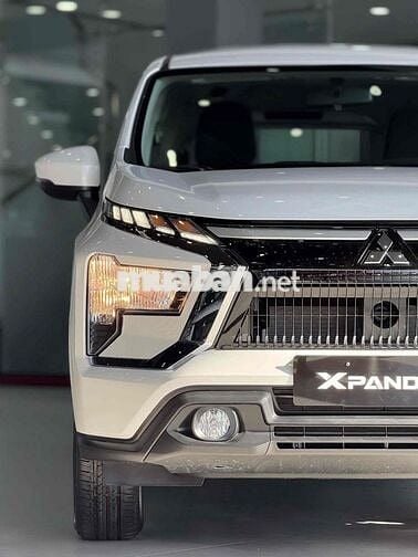 Mitsubishi Xpander 7 chỗ màu Trắng