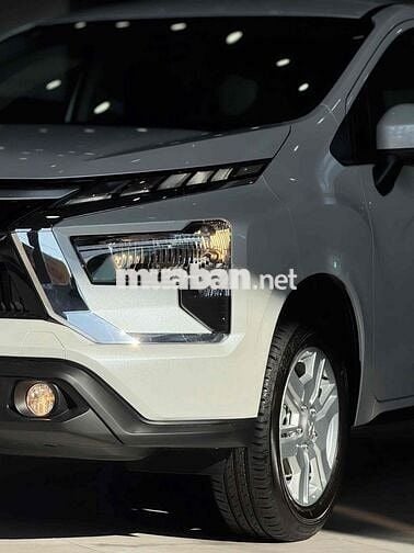 Mitsubishi Xpander 7 chỗ màu Trắng