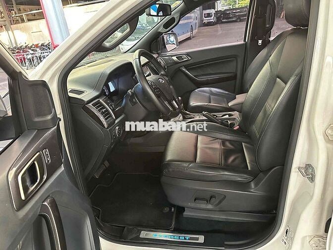 Ford Everest Titanium 2020. bảo hành hãng. 805tr