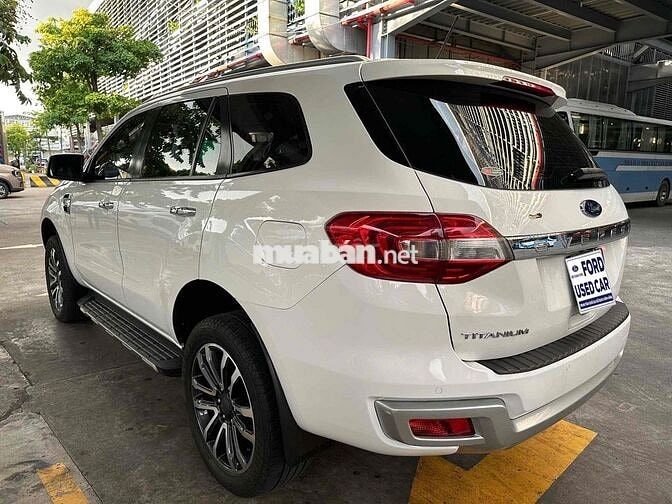 Ford Everest Titanium 2020. bảo hành hãng. 805tr