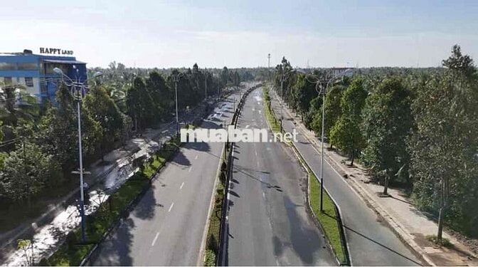 Bán nhà đất mặt tiền chính chủ, trung tâm Giồng Trôm.