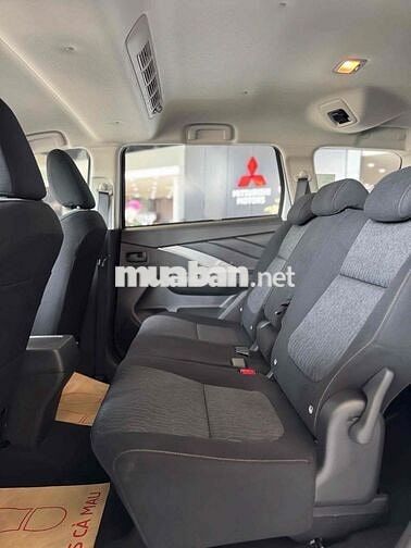 Mitsubishi Xpander 7 chỗ màu Trắng