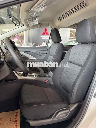 Mitsubishi Xpander 7 chỗ màu Trắng