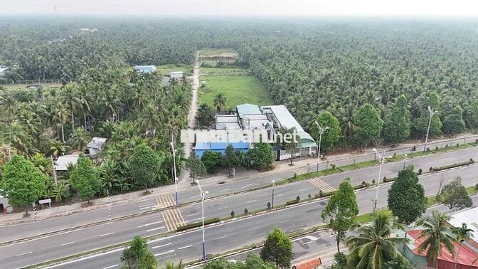 Bán nhà đất mặt tiền chính chủ, trung tâm Giồng Trôm.