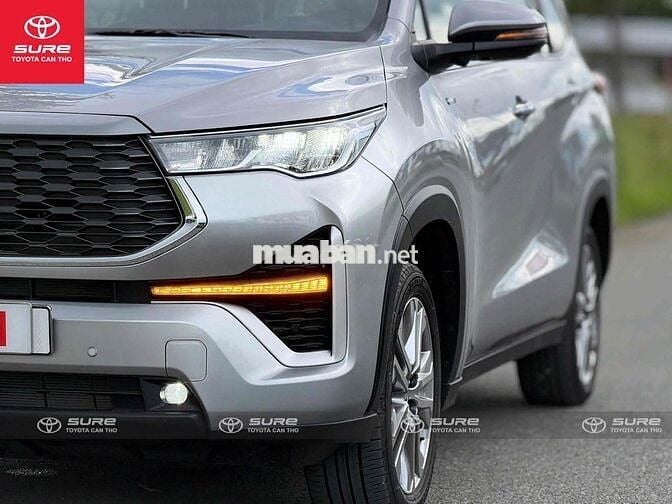 Toyota Innova Cross Hybrid 2026 Bạc 1.000 km