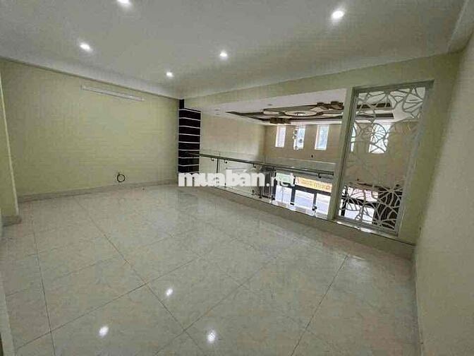 Nhà Mặt Tiền 5 Phòng Ngủ Full Nội Thất