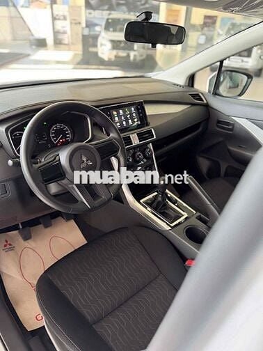Mitsubishi Xpander 7 chỗ màu Trắng