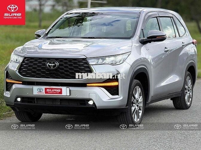 Toyota Innova Cross Hybrid 2026 Bạc 1.000 km