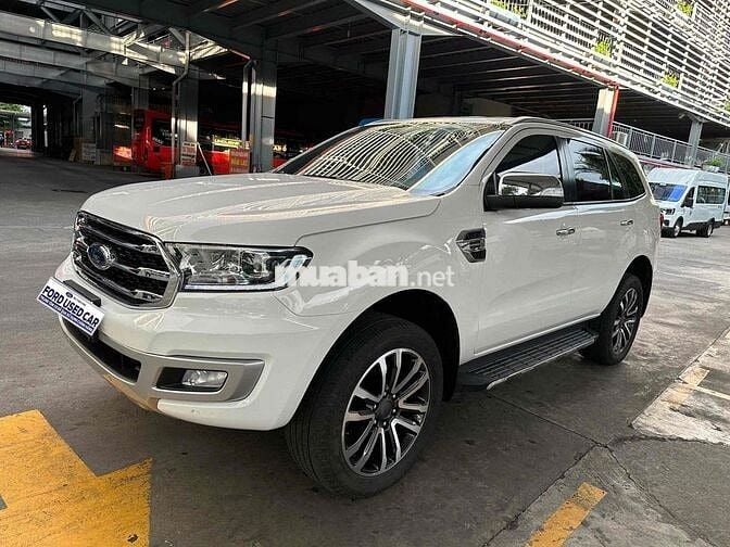 Ford Everest Titanium 2020. bảo hành hãng. 805tr