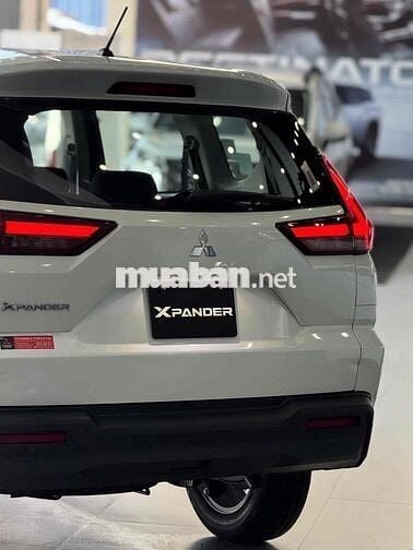 Mitsubishi Xpander 7 chỗ màu Trắng