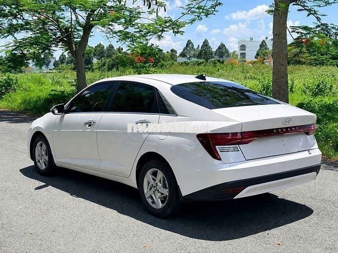 Hyundai Accent 2025 Số tự động 10.000 km Trắng