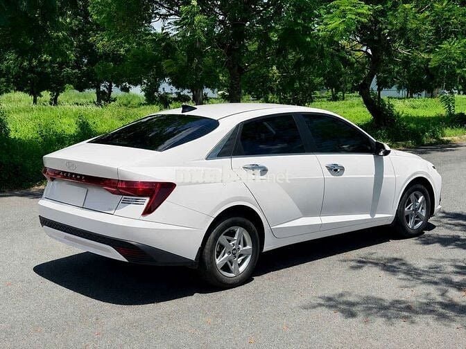 Hyundai Accent 2025 Số tự động 10.000 km Trắng