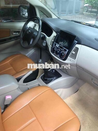 Toyota Innova 2015 Số sàn Vàng cát